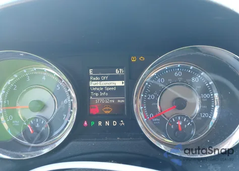 2013 Chrysler Town & Country Touring z USA, uszkodzony, nr VIN 2C4RC1BG0DR734700